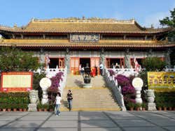 Monasterio Po Lin